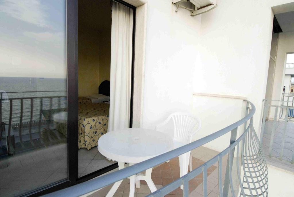 Hotel L'Approdo Anzio Habitación foto